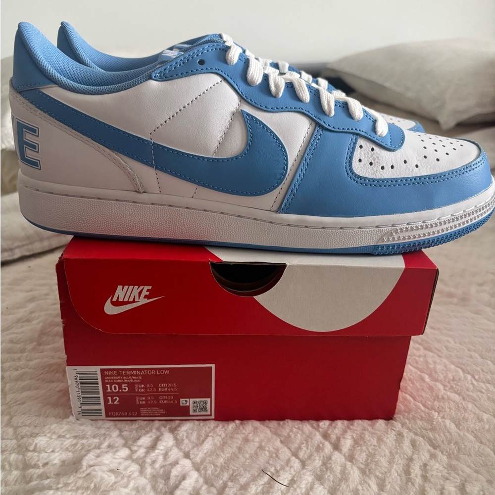 Nike Men's Sky Blue and White Sneakers